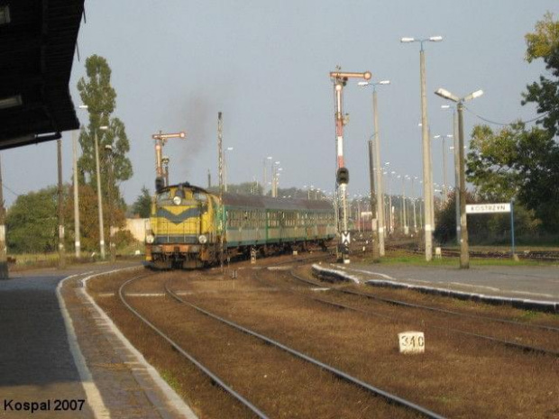 10.10.2007 SU42-525 z 3 wagonami Bh jako pociąg osobowy z Gorzowa Wlkp.