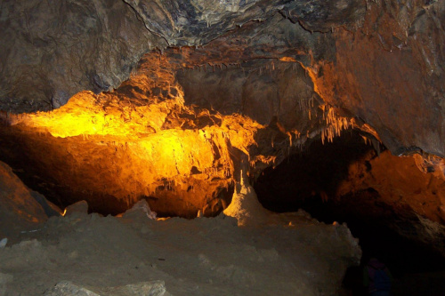 jaskinia w srodku