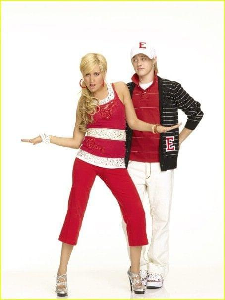 #HighSchoolMusical2