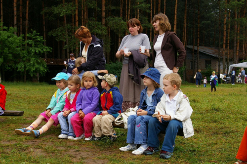 Pożegnanie z indianami i zdjęcia grupowe.