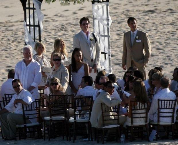 Ash and Kay attend Jills wedding in Mexico-paparazzi listopad 2007