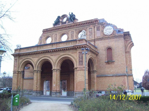 Berlin Anhalter Bahnhof #Berlin #Katedra #Most #Muzea #Rzeka #Zabytki