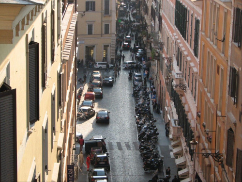 wąskie uliczki #rzym #włochy #roma #italia #ulica