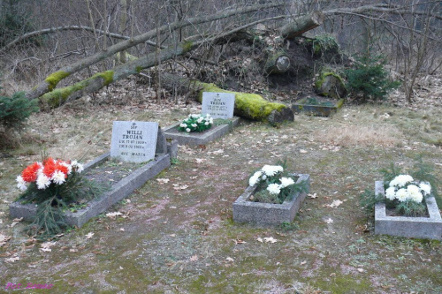 Cmentarz wiejski w Łupkach #CmentarzWiejskiWŁupkach #Łupki #MazurskieCmentarze #OcalićOdZapomnienia