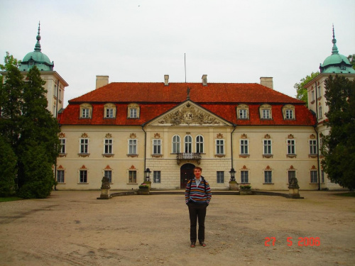 pałac od frontu