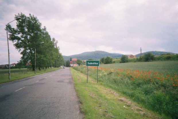 Gora Sleza. Od tej gory wziela sie nazwa plemienia zyjacego w okolicach gory- Slezanie, a od nich nazwa regionu- Slask #Sleza #Sobotka #Slask #Silesia #DolnySlask