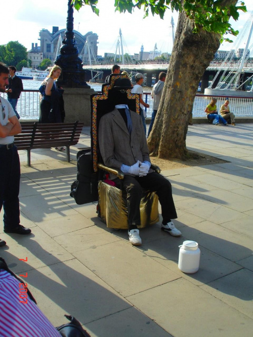 człowiek bez głowy #Londyn