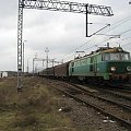 26.01.2008 ET22-412 z składem miesznym towarowym rusza z KOB.