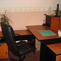 Zestaw biurowy:
- biurko wyższe (CENA: 160 zł)
- biurko niższe (CENA: 160 zł)
- szafa na dokumenty (CENA: 170 zł)
- mała szafka (CENA: 60 zł)
- fotel skórzany (GRATIS przy zakupie całego zestawu) #Zestaw #fotel #szafa #szafka #biurko #kupię