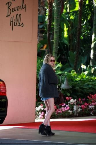 MK arriving at the Beverly Hills hotel in Beverly Hills-paparazzi luty 2008