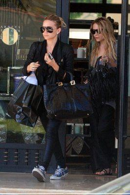 MK and Ash shopping at Barneys-paparazzi lipiec 2007