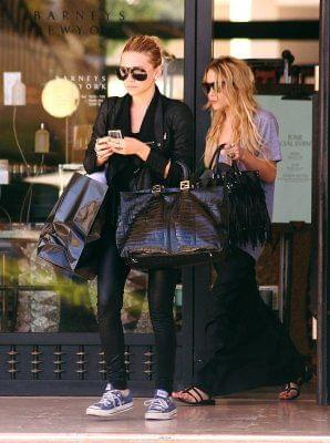 MK and Ash shopping at Barneys-paparazzi lipiec 2007