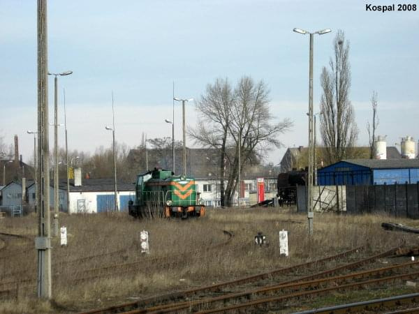 17.02.2008 SM42 manewruje po słabo używanym torze do zbiornika paliwa PKP w Kostrzynie.