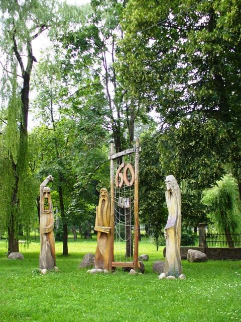 #Supraśl #rzeźba #pomnik #park #szkoła
