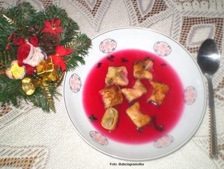 Barszcz czerwony z uszkami #zupa #rosół #obiad #jedzenie #kulinaria