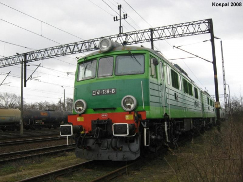 12.03.2008 ET41-138 oczekuje i odpoczywa na torze odstawczym dla lokomotyw na KOB.