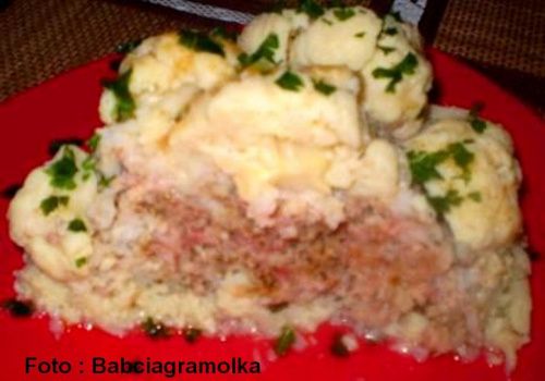 Kalafior faszerowany.Przepisy: www.foody.pl , WWW.kuron.pl i http://kulinaria.uwrocie.info/ #DrugieDania #obiad #kulinaria #jedzenie #kalafior