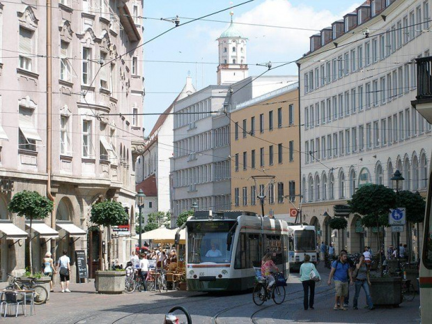 Tramwaje na deptakach.