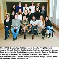 Klasa IV Tb Góra: Magda Piastowska, Monika Węglikowska, Lucyna Musiał, Wioleta Kośka, Beata Kuchnowska Środek: Magda Bigot, Ewa Rogala, Basia Kleszczewska, Kamila Gurska, Ela Sierko, Bolek Zajączkowski Dół: Natalia Ciszewska, Karol Kryża, wychowawczyni...