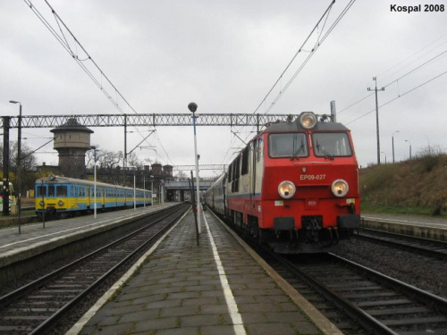 22.03.2008 EP09-027 z BWE z Warszawy Wsch do Berlina podczas postoju na stacji związanego z zmianą loka.