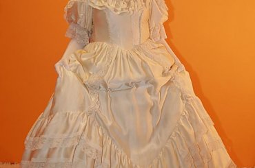 Zdjęcie hrabiny z gry internetowej Arena Albionu www.arena-albionu.pl #gra #erotyka #dziewczyna #kobieta #hrabina #suknia #sukienka #RPG #MMORPG