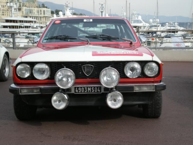 Włoskie cacka podczas rajdu monte Carlo #Lancia