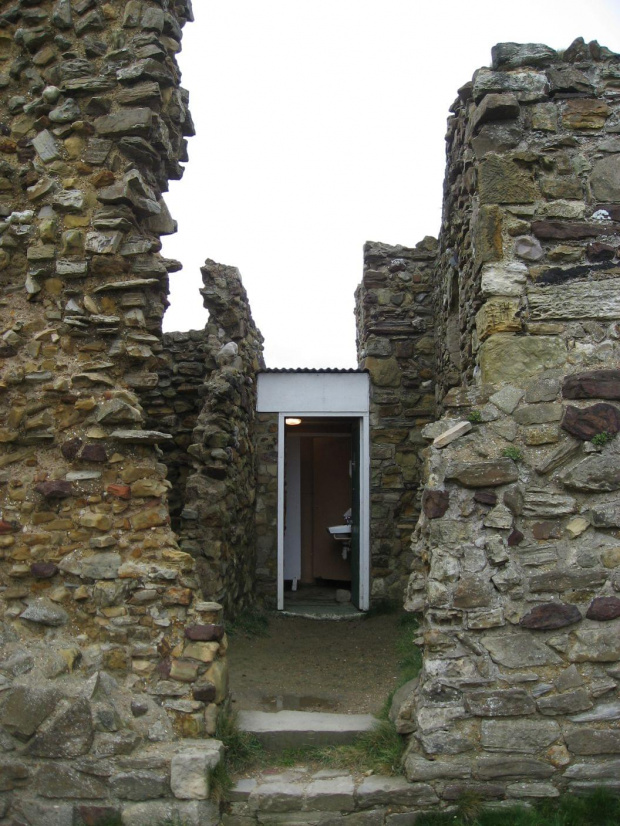 hastings castle loo