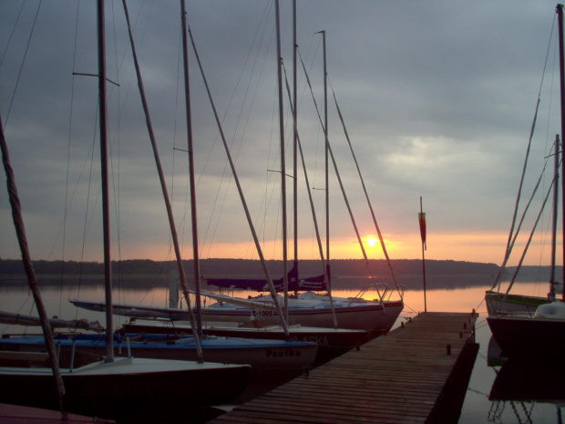 wschód słońca nad Jeziorem Niesłysz w Niesulicach 07.2004 #wschód #jezioro