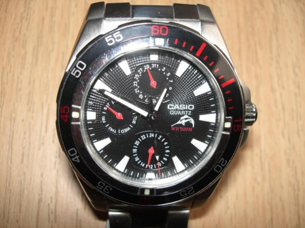 Casio Duro 200 (WR 20 ATM) , wietny zegarek męski duży- 40mm koperta, masywny , ze stali szlachetnej, zegarek posiada pełne wskazanie kalendarza w małych skalach na tarczy ( 320 zł) z dodatkowym paskiem - nowy Hirsch mariner 100m - 100% wodoodporny (...