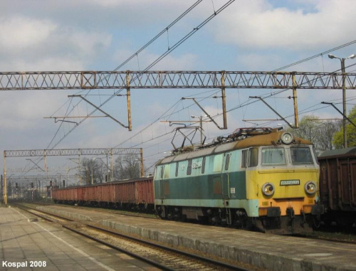 19.04.2008 (Czerwieńsk) ET22-809 (ZT Katowice) manewruje po stacji.