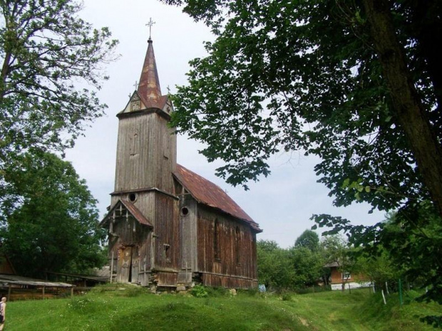 Kościół w Rozłuczu