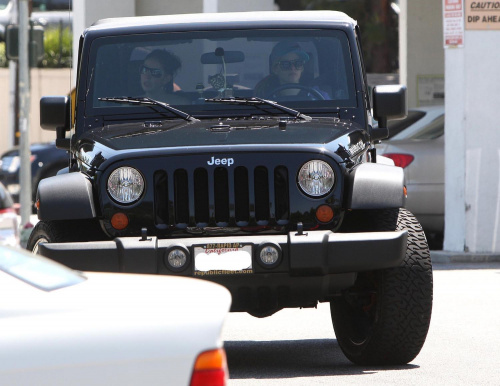 Grocery shopping in West Hollywood - 2.05.2008