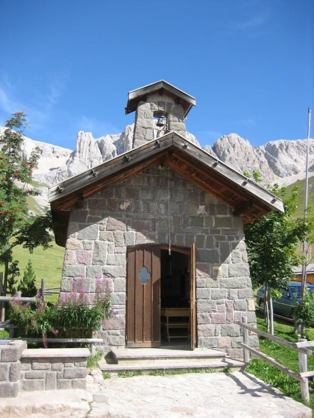 Fuciade, kapliczka #góry #Dolomity