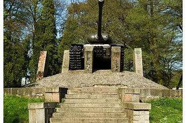 Czołg w Lęborku #Lębork #czołg #SławomirŁukaszuk #MilitariaLębork #park