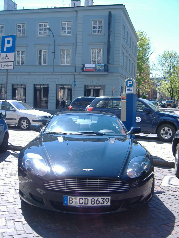 Aston Martin DB9