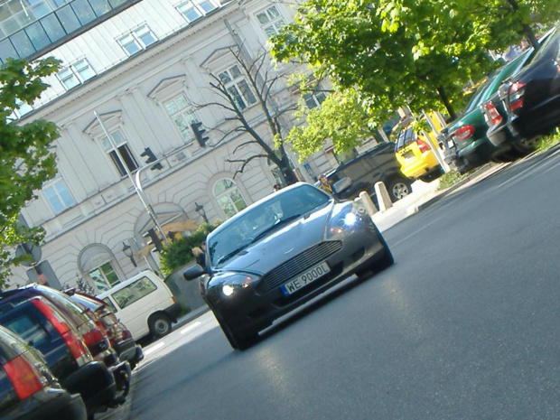 Aston Martin DB9