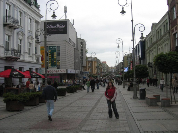 Na Głównej Ulicy Centrum Kielc (ul.Sienkiewicza)