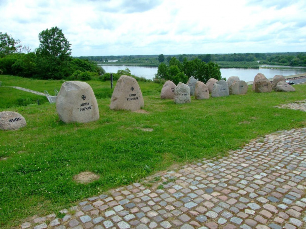 Wyszogród,Pomnik bitwy nad Bzurą