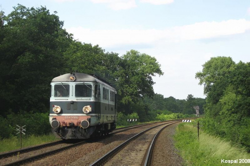 05.06.2008 (Dąbroszyn) ST43-195 jako pociąg towarowy z Poznania Franwa do Kostrzyna, dziś jako luzak gna po 16 wagonów.