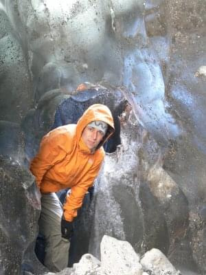 Jaskinia w lodowcu Skaftafellsjokull. ISLANDIA POŁUDNIOWA