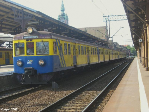 27.06.2008 (Gdańsk Gł) EN57-1XXX + EN57 jako pociąg SKM do Rumi, stoi gotów do odjazdu. #EN57 #PKP #SKM #Gdańsk #kolej