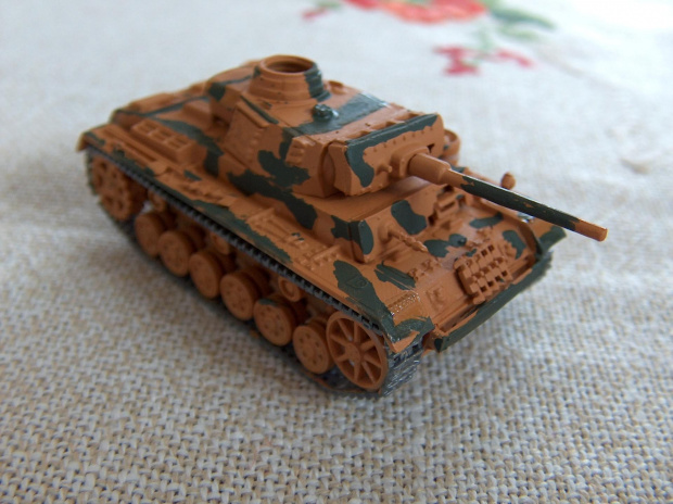 Pzkpfw III Ausf. M/N
Pierwszy sklejony na poważnie model plastikowy. Z uwagi na brak umiejętności, jest to parodia modelarstwa plastikowego.... #Modelarstwo #PzkpfwIII #Plastik