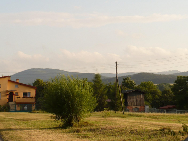 SŁAWNIOWICE (Opolskie) - widok na góry w Republice Czeskiej (Rychlebske hory) #Sławniowice #RychlebskeHory #Sudety #Opolskie