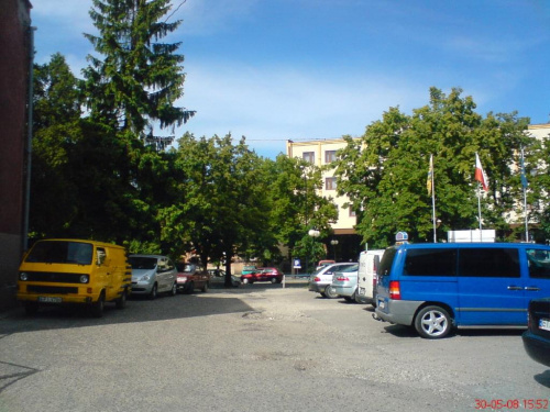 Tomaszów Mazowiecki - parking przy hotelu Mazowiecki
