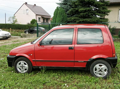 Samochód na sprzedaż:
http://otomoto.pl/fiat-cinquecento-C5941517.html