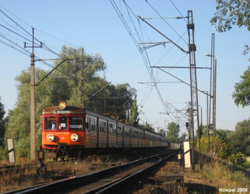 31.07.2008 EN57-987+EN57+EN57-1817 wjeżdżają do Kostrzyna jako pociąg specjalny z Katowic do Kostrzyna.