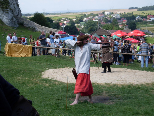 Ogrodzieniec 2008 - turniej łuczniczy