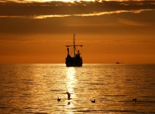 #morze #słońce #zachód #bałtyk #statek