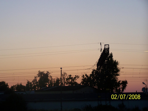 Zachód słońca na tyłach sulechowskiego PKP #Słońce #niebo #zachód
