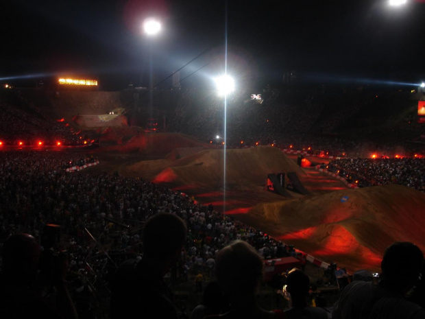 !!! #Warszawa #motocykle #zawody #StadionDziesięciolecia #StadionNarodowy #TravisPastrana